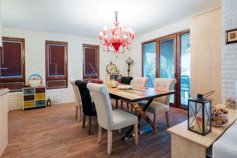 Prestigious apartment 253 m2 in Sveti Vlas, Bulgaria