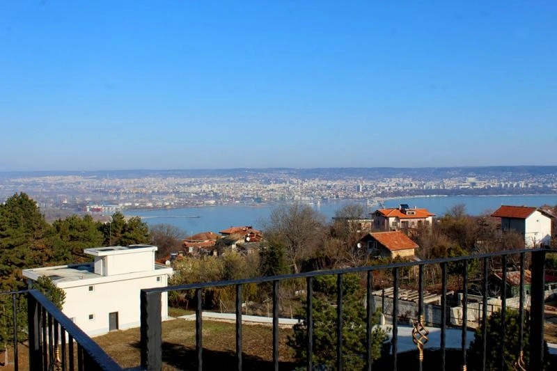 Spacious house 380 m2 in Varna, Bulgaria