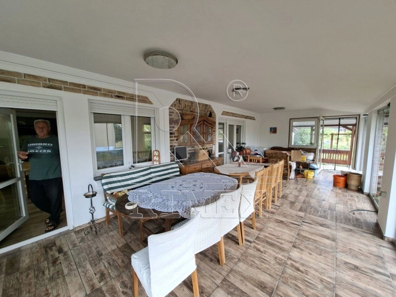 منزل واسع مكون من 4 غرف نوم في بلوفديف، بلغاريا