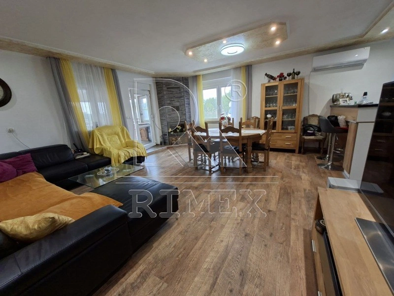 منزل واسع مكون من 4 غرف نوم في بلوفديف، بلغاريا