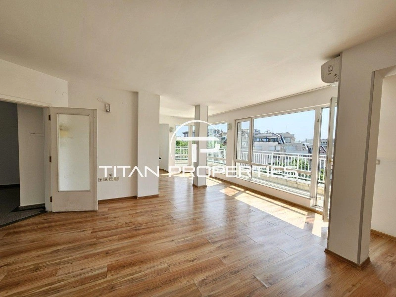 保加利亚普罗夫迪夫:宽敞三居复式住宅