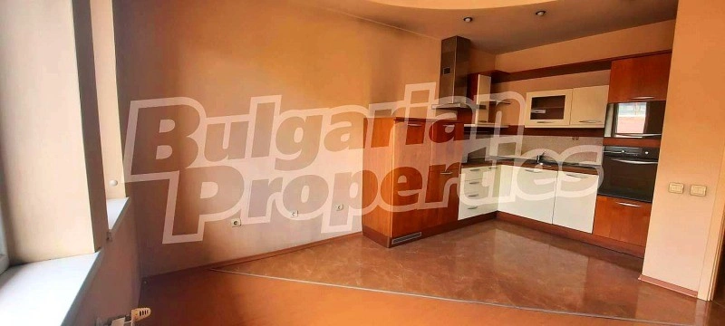 Spacious townhouse 585 m2 in Plovdiv, Bulgaria