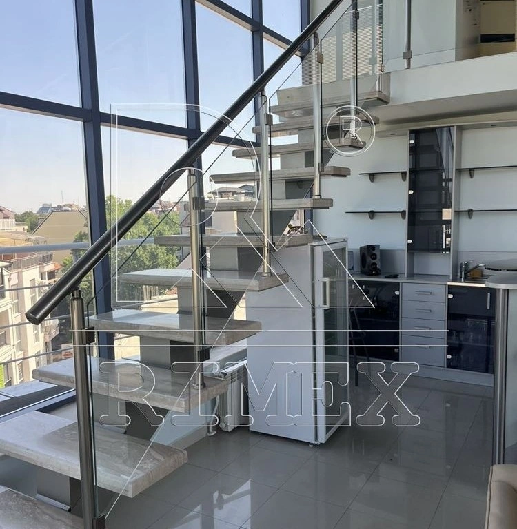 Prestigious penthouse 293 m2 in Plovdiv, Bulgaria