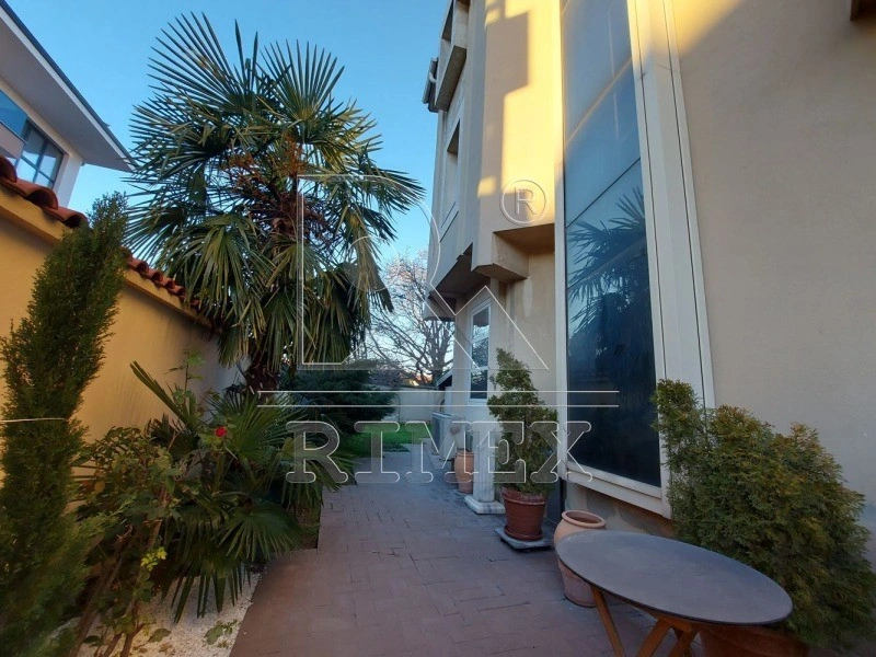 Spacious house 513 m2 in Plovdiv, Bulgaria