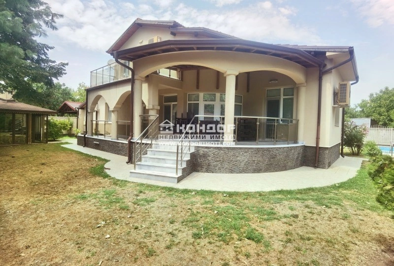 Spacious house 329 m2 in Plovdiv, Bulgaria