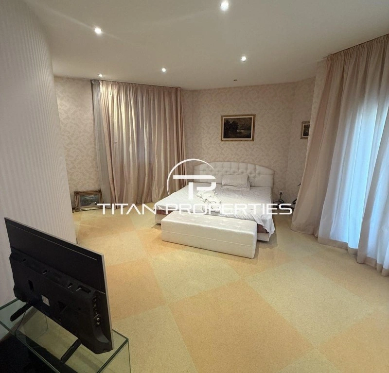 منزل فسيح مكون من 4 غرف نوم في بلوفديف، بلغاريا