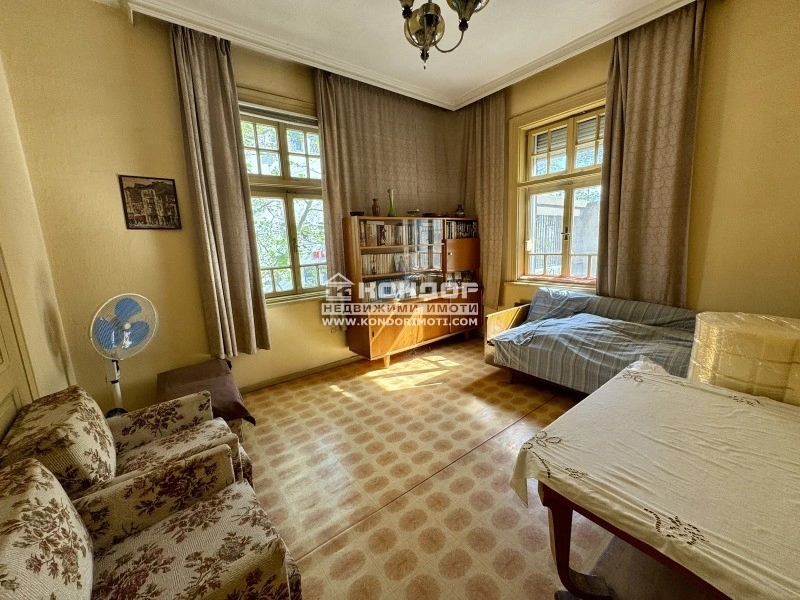 Spacious house 324 m2 in Plovdiv, Bulgaria
