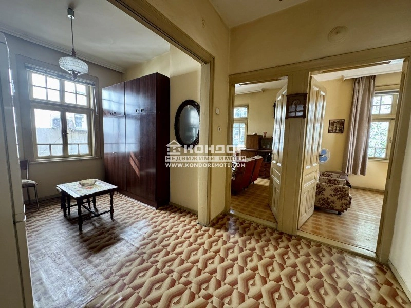 Spacious house 324 m2 in Plovdiv, Bulgaria