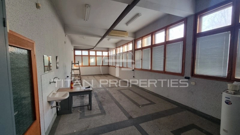 Spacious house 550 m2 in Plovdiv, Bulgaria
