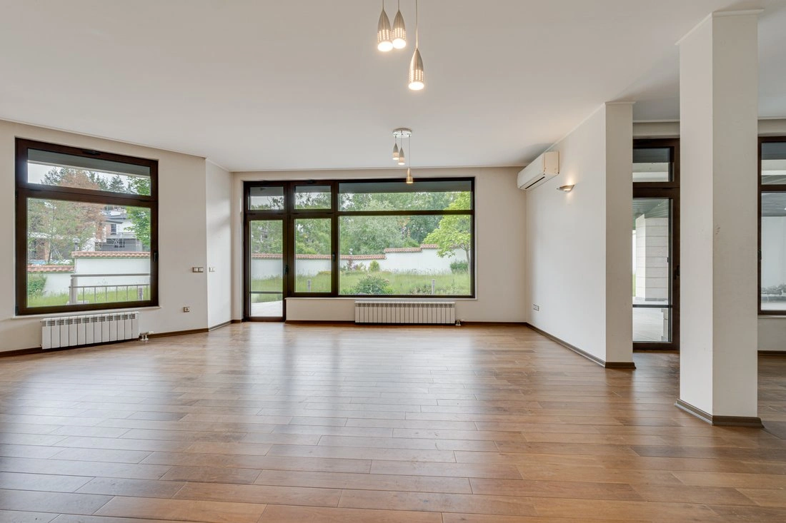 Spacious house 489 m2 in Sofia, Bulgaria