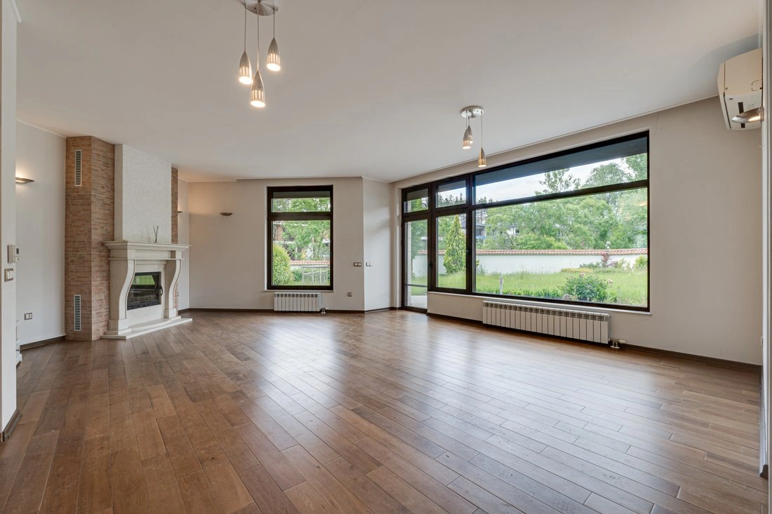 Spacious house 489 m2 in Sofia, Bulgaria