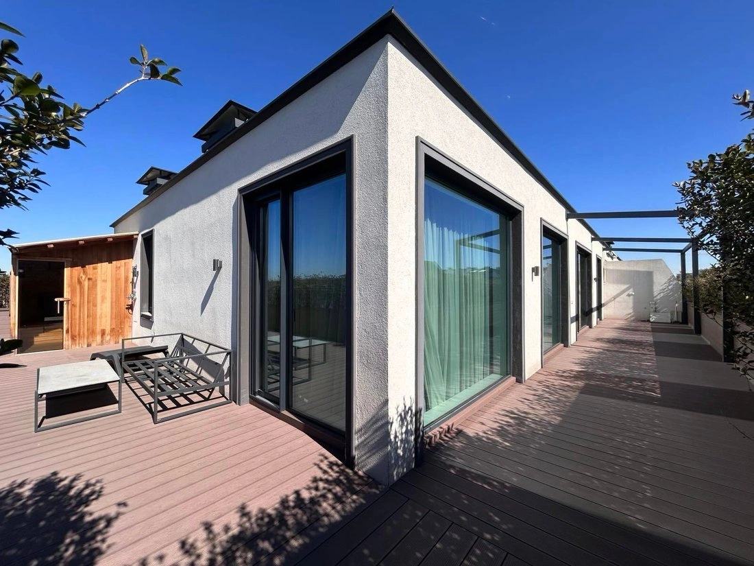 Просторный пентхаус с 3 спальнями в Софии, Болгария