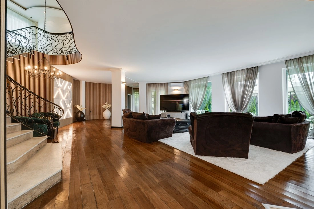 Spacious house 688 m2 in Sofia, Bulgaria