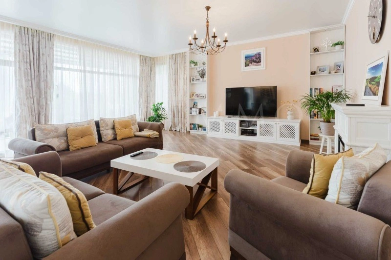 خانهای دلباز 253 مترمربع در سوزوپول، بلغارستان