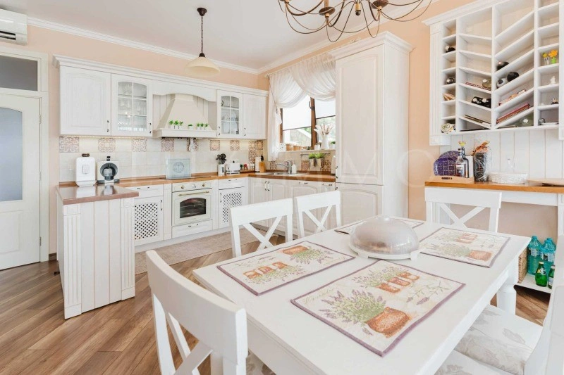 خانهای دلباز 253 مترمربع در سوزوپول، بلغارستان