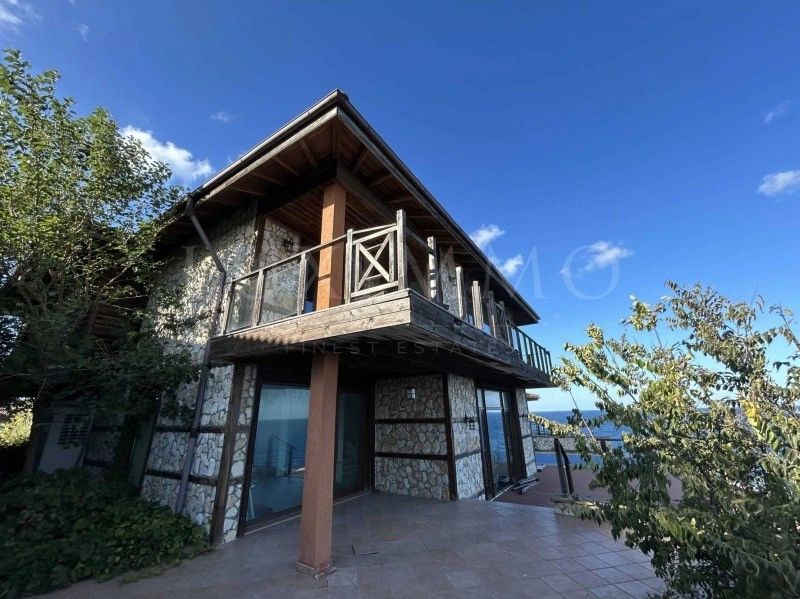 ویلای جادار 450 m2 در سوزوپول، بلغارستان