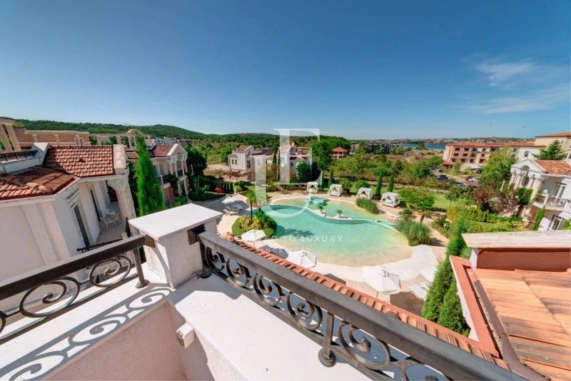 فيلا فسيحة مكونة من 3 غرف نوم في سوزوبول، بلغاريا