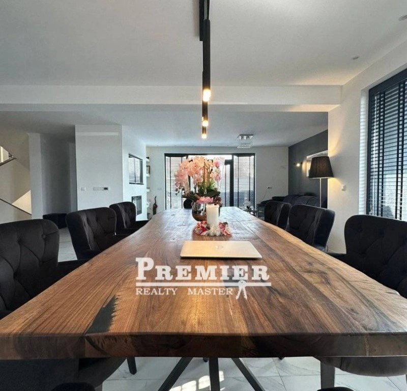 منزل فسيح بمساحة 333 m² في أهيلوي، بلغاريا