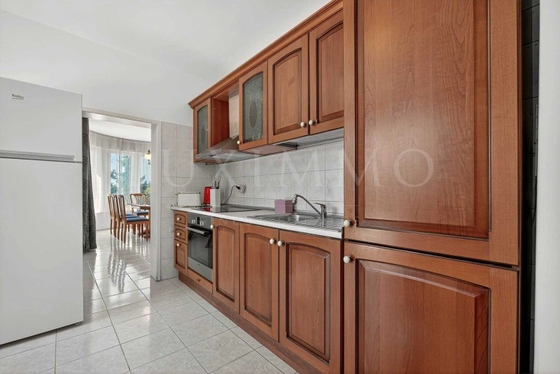 Luxury house 1000 m2 in Aheloy, Bulgaria