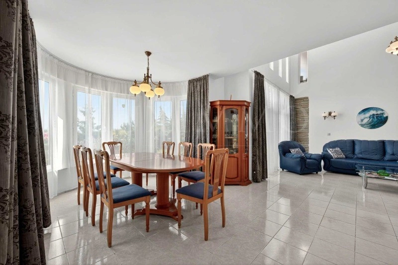 Luxury house 1000 m2 in Aheloy, Bulgaria