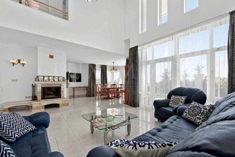 Luxury house 1000 m2 in Aheloy, Bulgaria