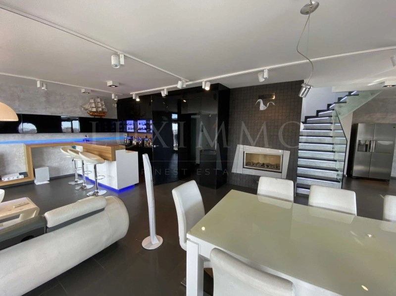 Spacious duplex 335 m2 in Burgas, Bulgaria