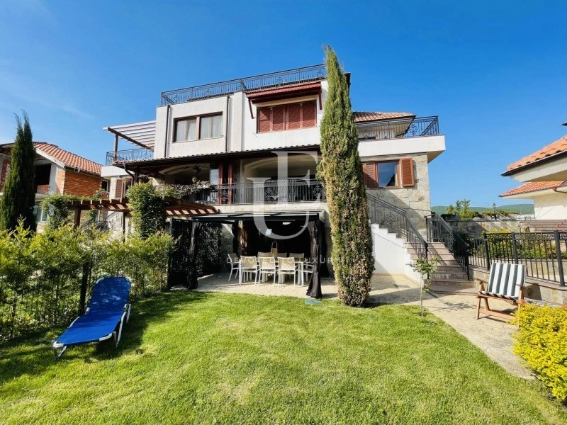 Comfortable villa 500 m2 in Burgas, Bulgaria