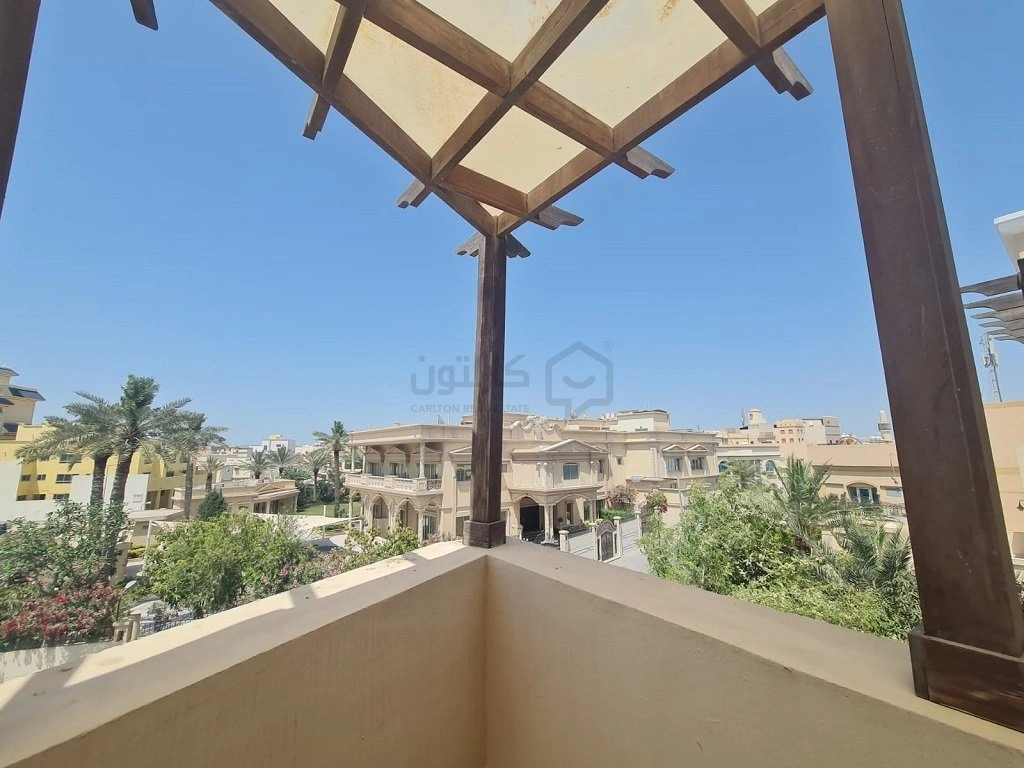 Spaziosa villa 10 +1 con giardino a Muharraq, Bahrein