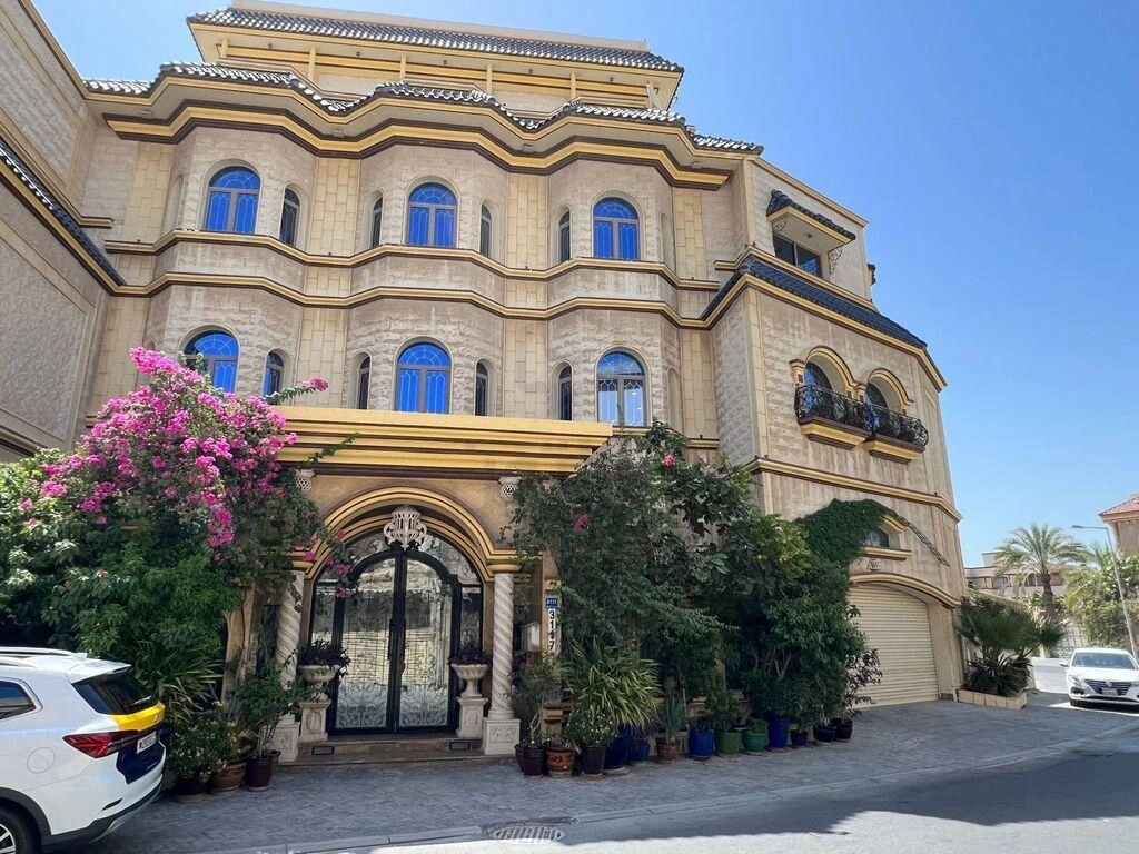 Komfortable Villa 15+1 in der Nähe der Moschee in Muharraq, Bahrain