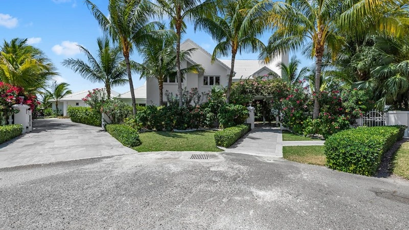 House 697 m2 with terrace in Nassau, Bahamas