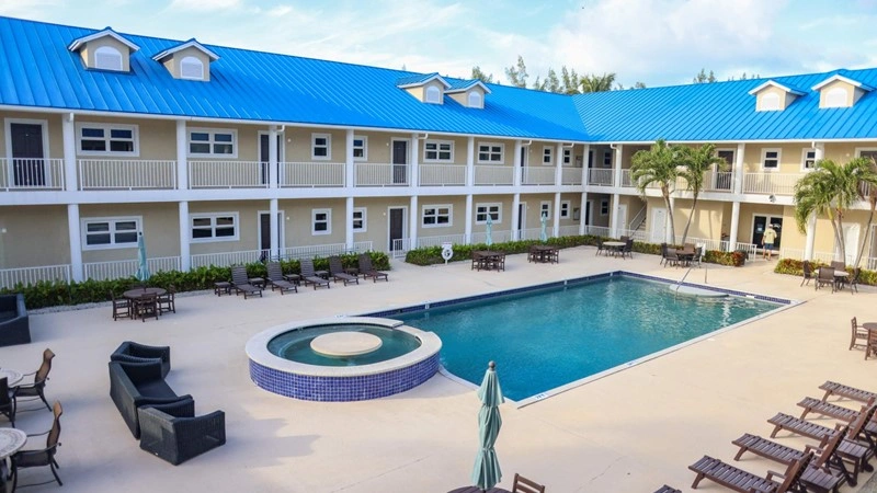 House 242 m2 with fireplace in Freeport, Bahamas