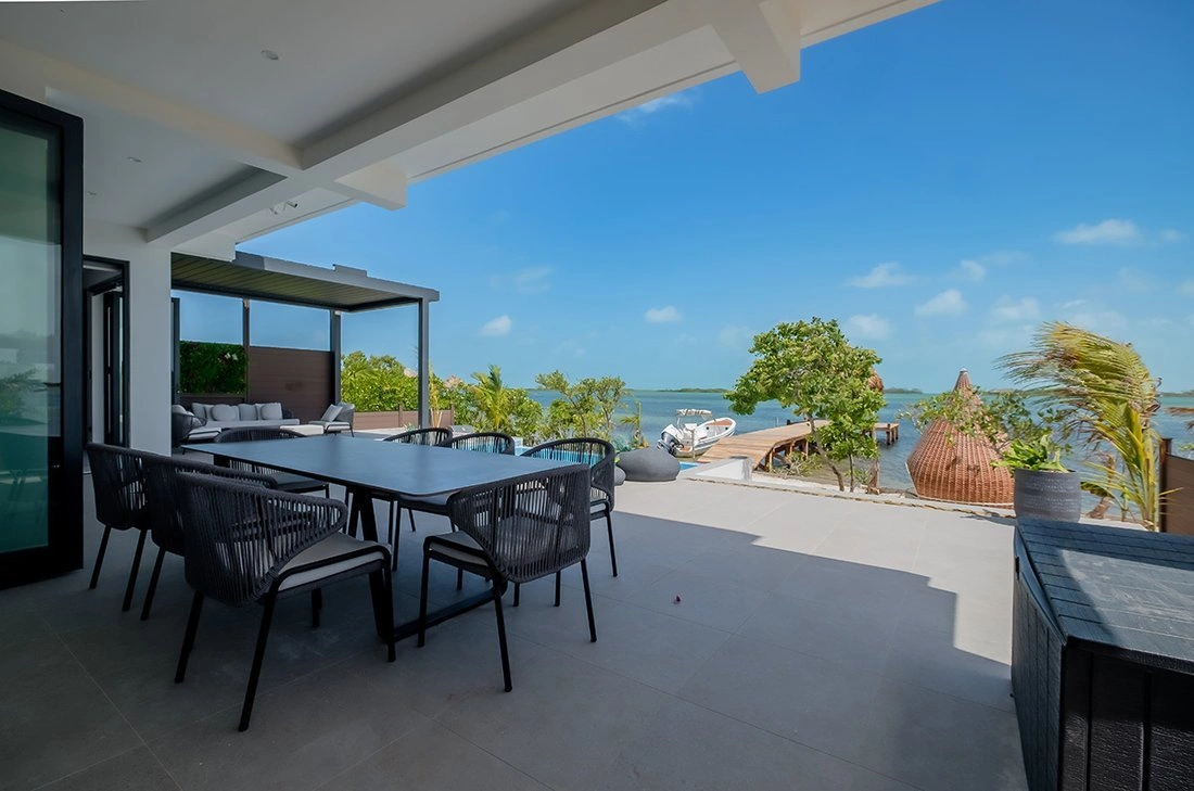 伯利兹·圣佩德罗 372 m2 带车库别墅