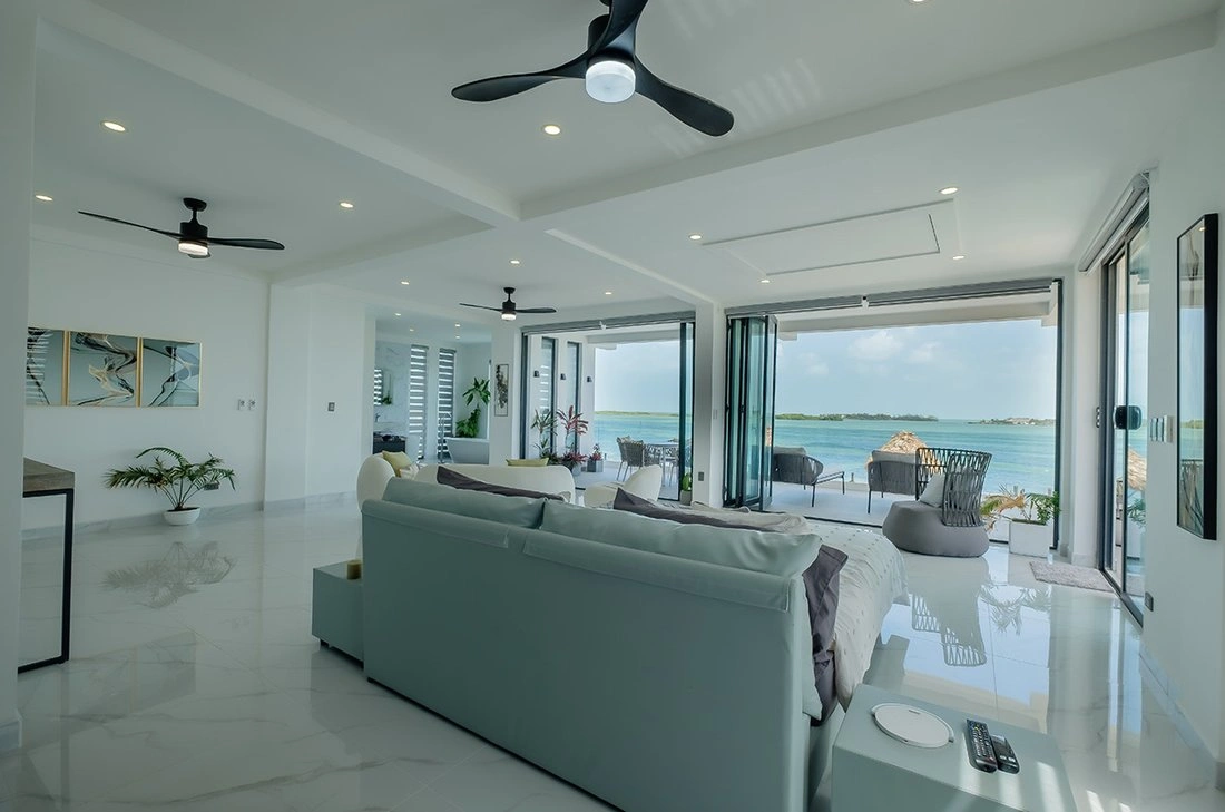 伯利兹·圣佩德罗 372 m2 带车库别墅