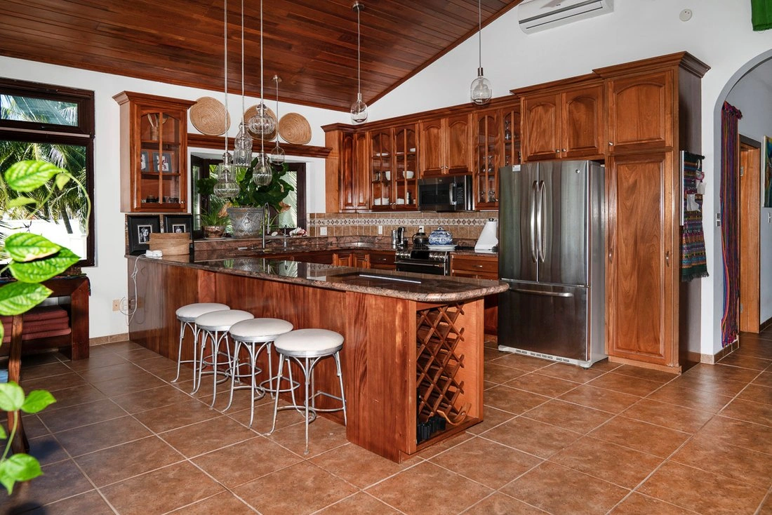 伯利兹San Pedro 350 m2 带花园的住宅