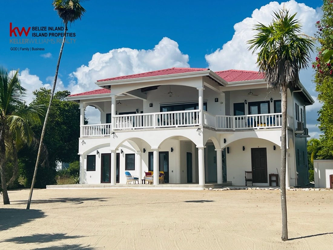 Placencia, Belize में पहाड़ी दृश्य वाला 457 m2 का घर