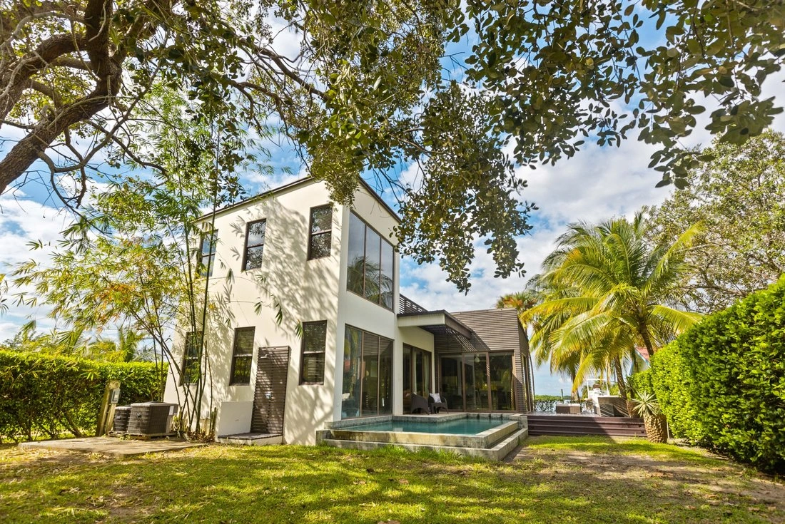 Villa 167 m2 with balcony in Placencia, Belize