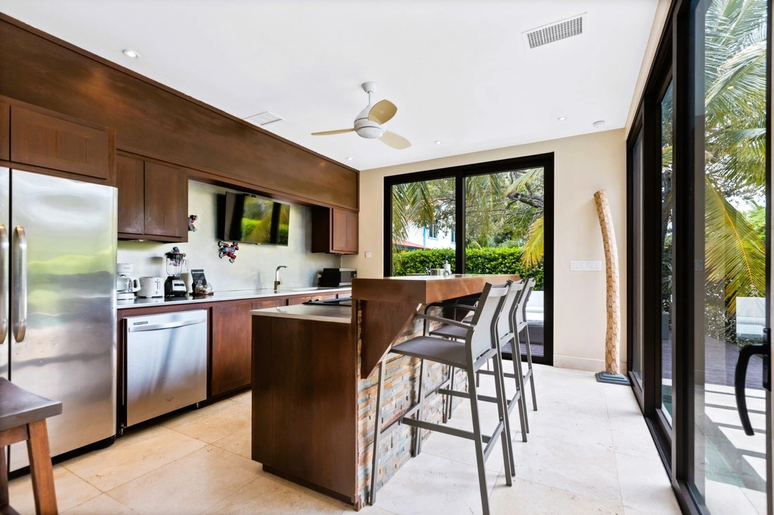 Villa 167 m2 with balcony in Placencia, Belize