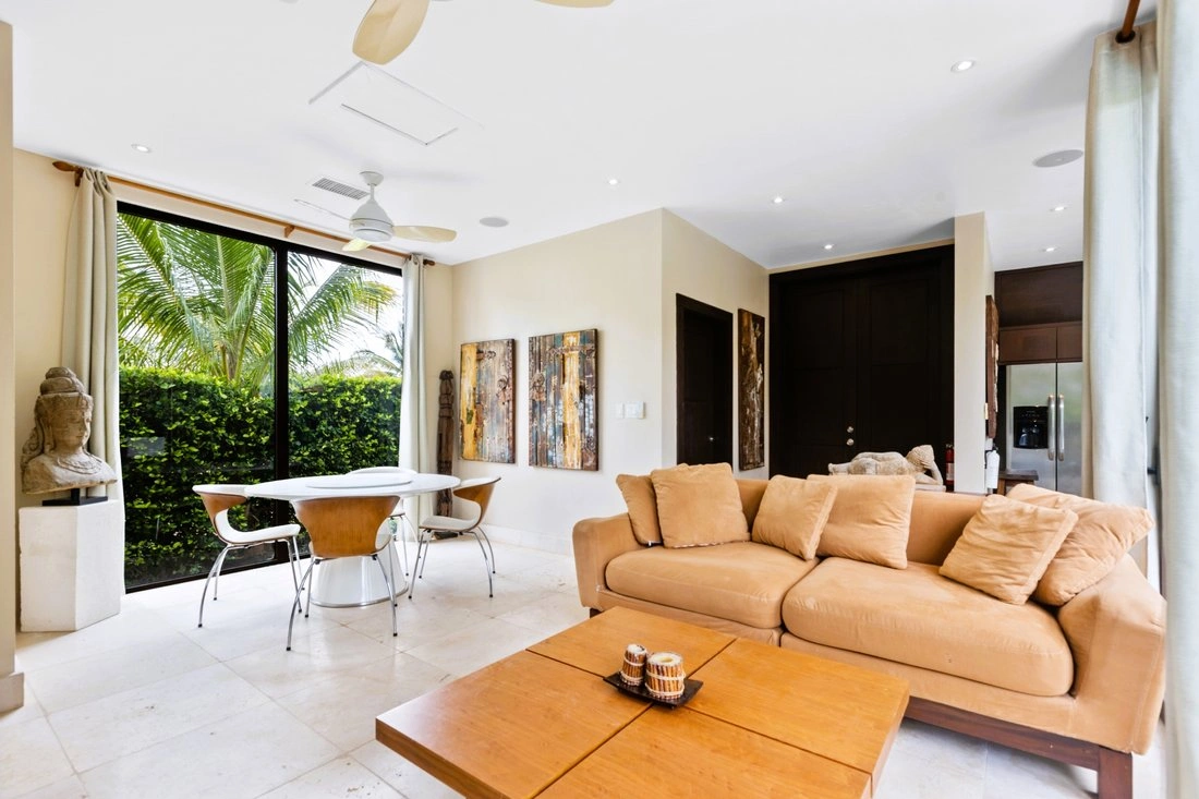 Villa 167 m2 with balcony in Placencia, Belize