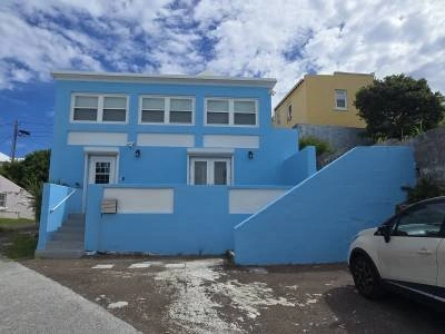 House 270 m2 with garden in Hamilton City, Bermuda