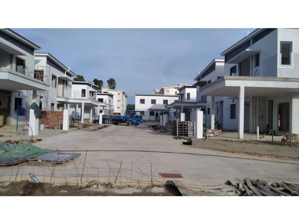 文莱班达尔斯里贝加湾 4+1 带车位住宅