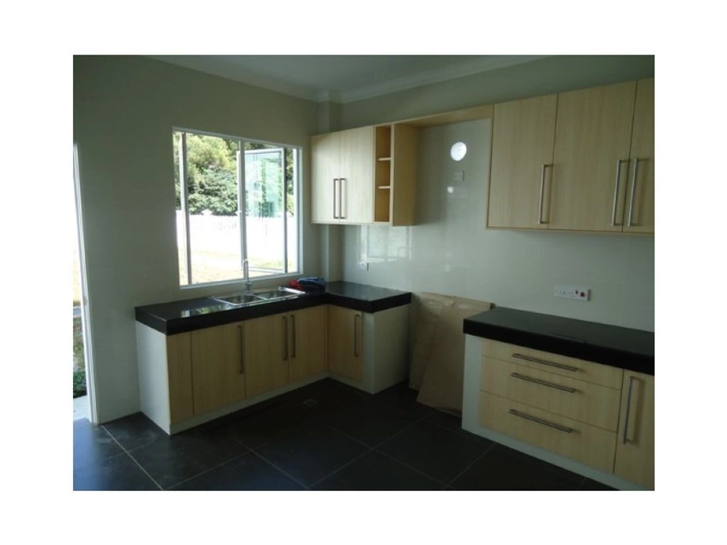 文莱班达尔斯里贝加湾 186 m² 花园住宅