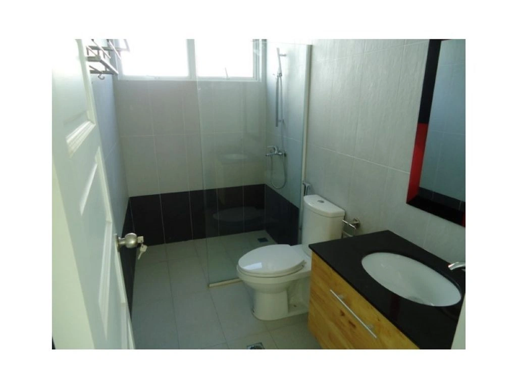 文莱班达尔斯里贝加湾 186 m² 花园住宅