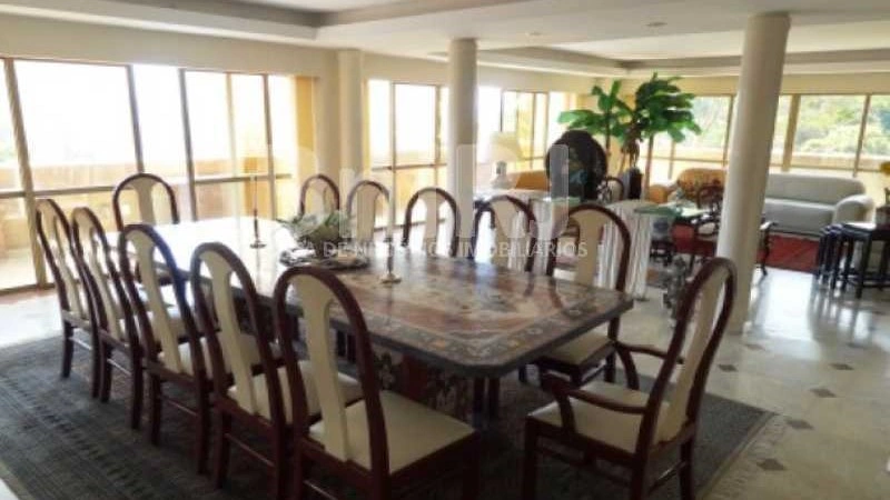 Large house 1050 m² in Rio de Janeiro, Brazil