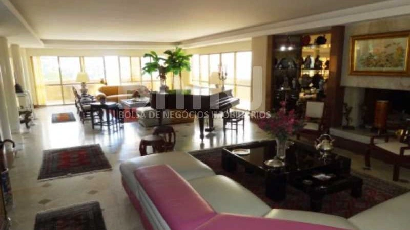 Large house 1050 m² in Rio de Janeiro, Brazil