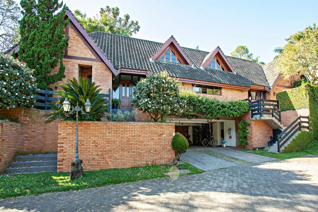 巴西圣保罗 4+1 住宅,带露天泳池