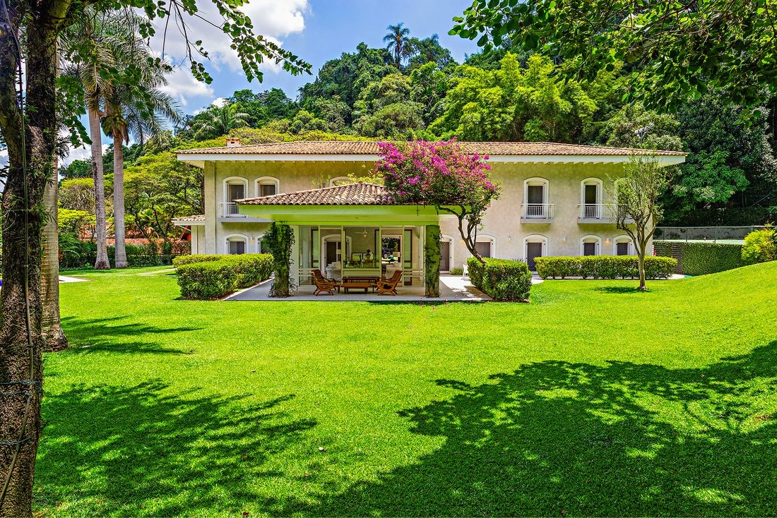 巴西圣保罗 1000 m2 带车库的住宅