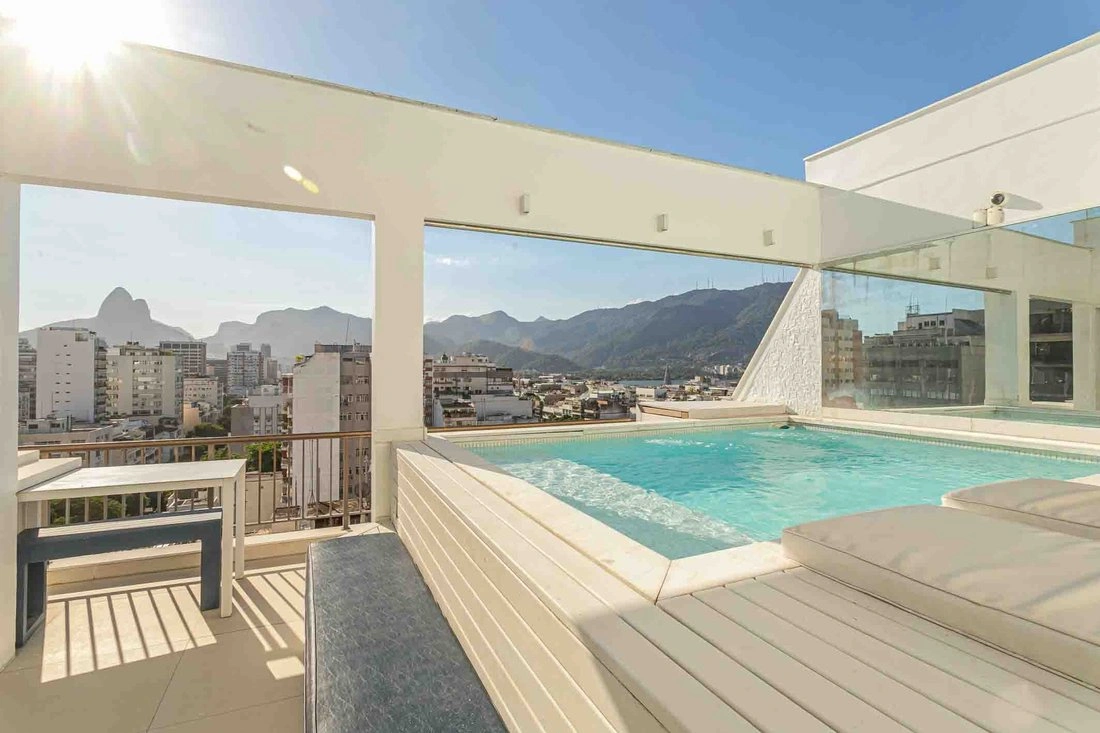 Penthouse 185 m2 with garage in Rio de Janeiro, Brazil