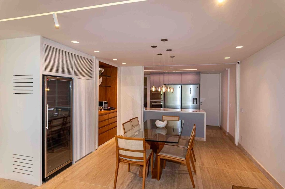 रियो डी जनेरियो, ब्राजील में 230 m2 का अपार्टमेंट, वॉक-इन क्लोसेट सहित