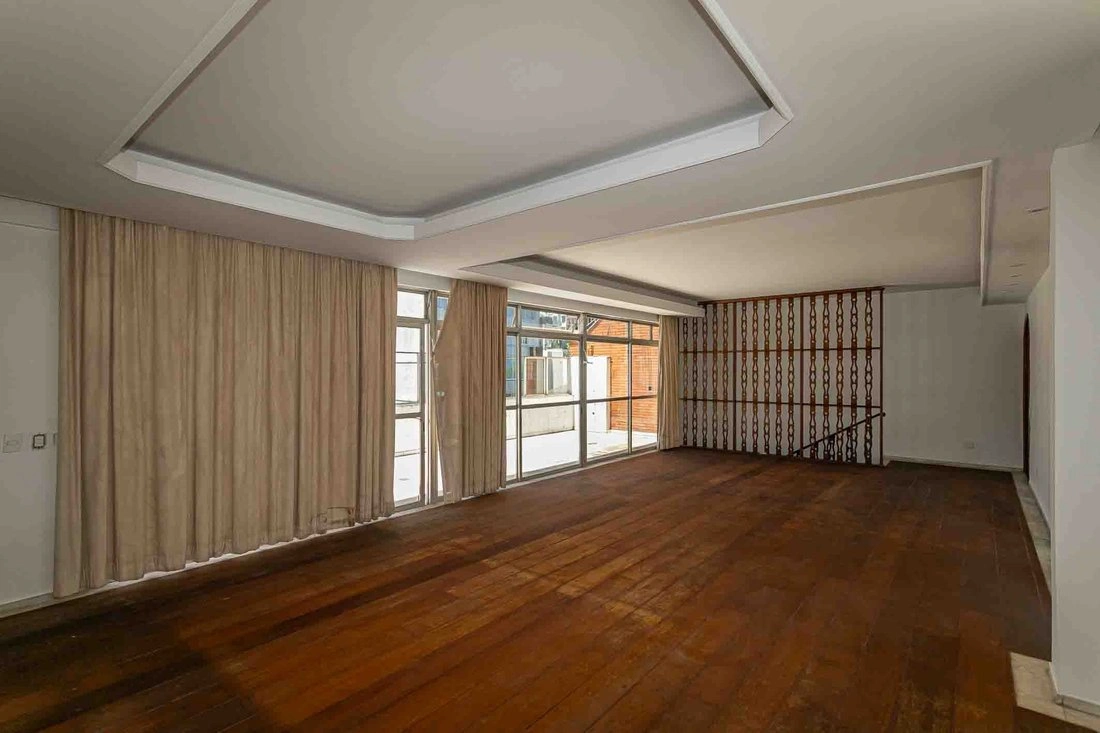 Penthouse 295 m2 with garage in Rio de Janeiro, Brazil