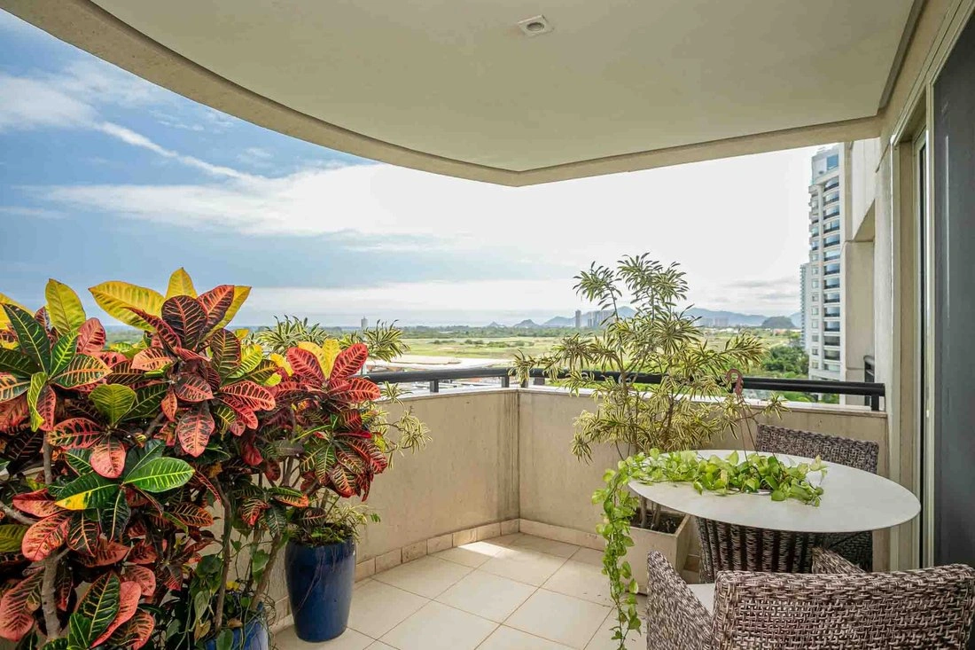 Apartment 555 m2 with open parking space in Rio de Janeiro, Brazil